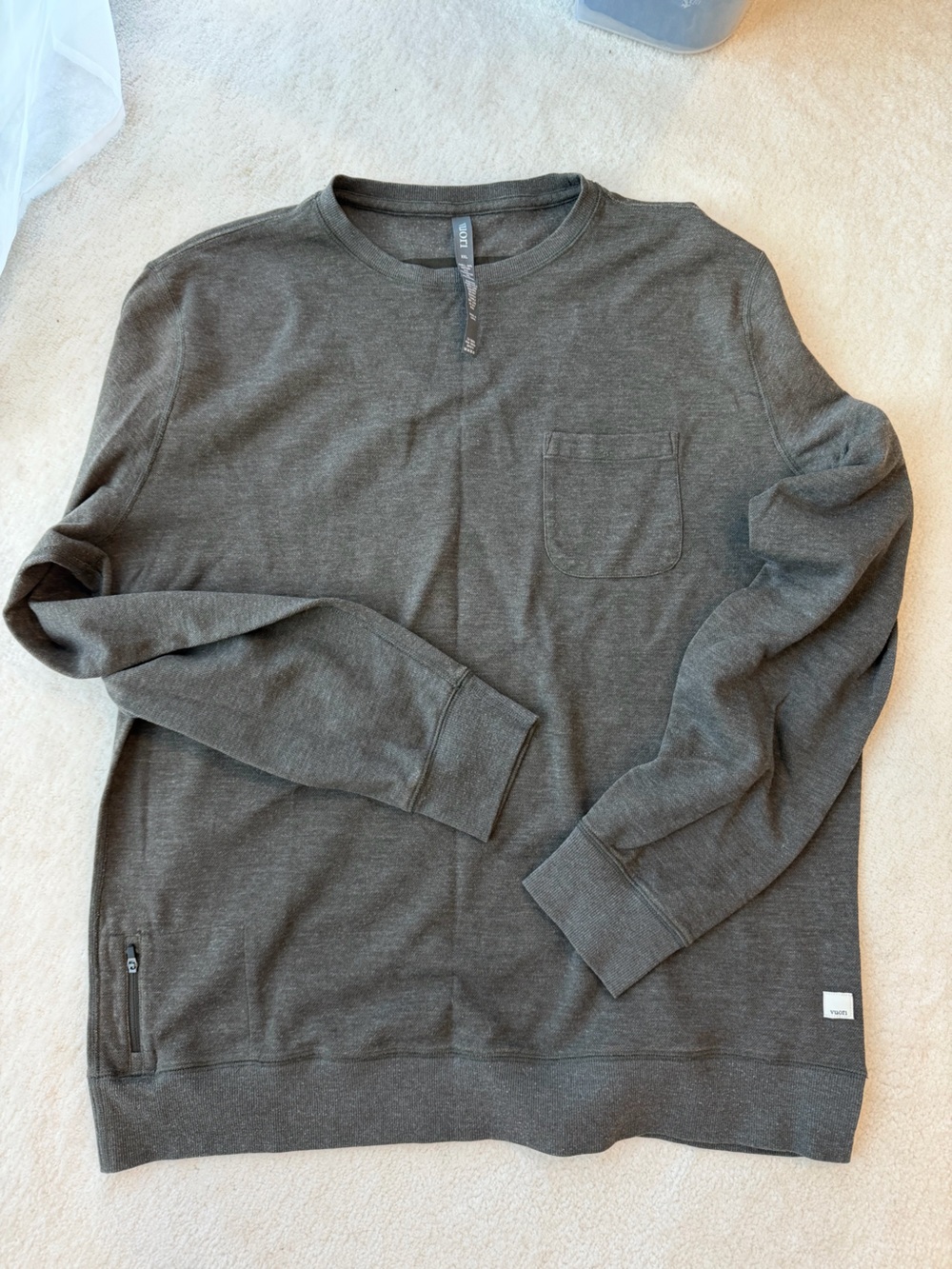 Vuori Men's Crewneck Pocket Sweater - Charcoal Grey